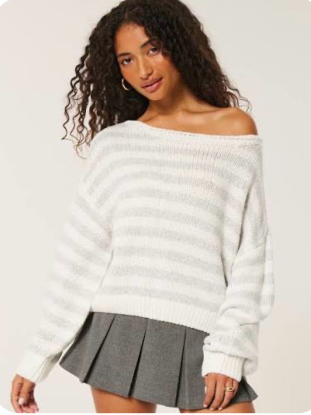 Hollister| Slouchy Off-Shoulder Striped Knit Sweater in White and Light Gray